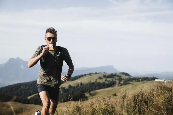 Alimentation trail 80 km débutant : 5 erreurs à éviter pour finir fort