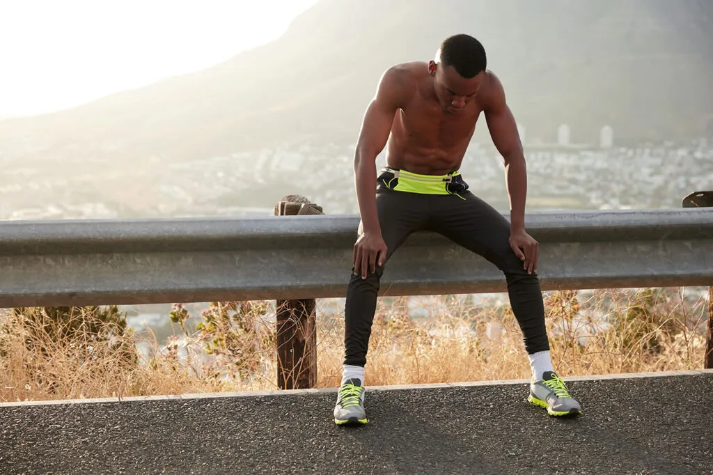 9 stratégies pour éviter le surentraînement running et vraiment booster votre progression