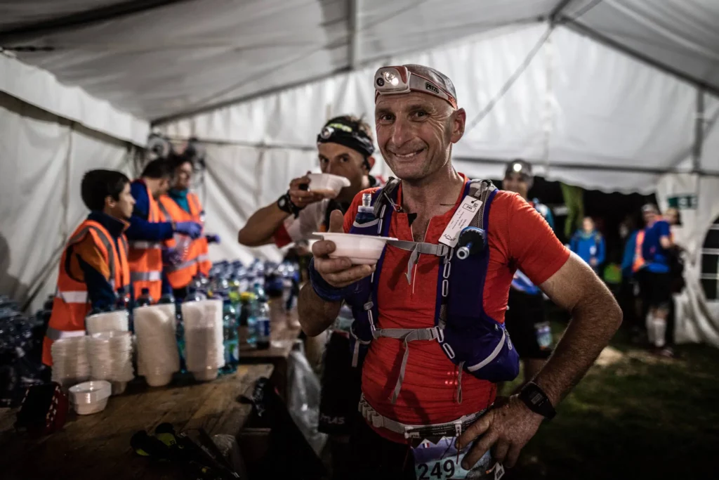 Alimentation trail 50 km débutant : 5 erreurs à éviter pour finir sans craquer