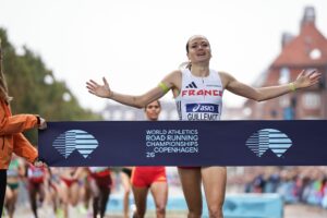 Agathe Guillemot championne du monde du mile en 4 min 22 s 74