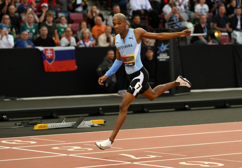 Collen Kebinatshipi remporte le 400 m de Budapest en 43 s 39