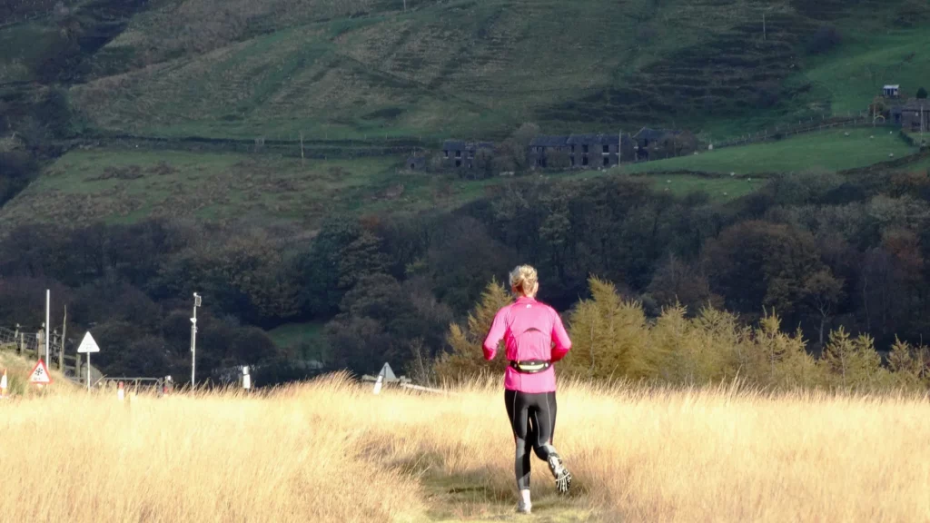Courir deux jours de suite : quand et comment l’intégrer en préparation trail ?