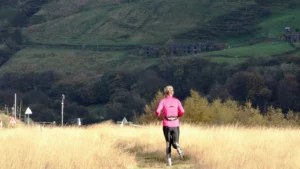 Courir deux jours de suite : quand et comment l&rsquo;intégrer en préparation trail ?