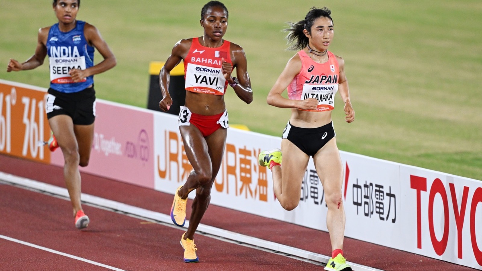 Winfred Yavi et Nozomi Tanaka pendant le 10 000 m des Jeux asiatiques d’Aichi-Nagoya 2026